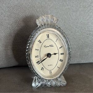 Vintage 24% lead Crystal Clear CENTURY Quartz Table Oval Clock 6”